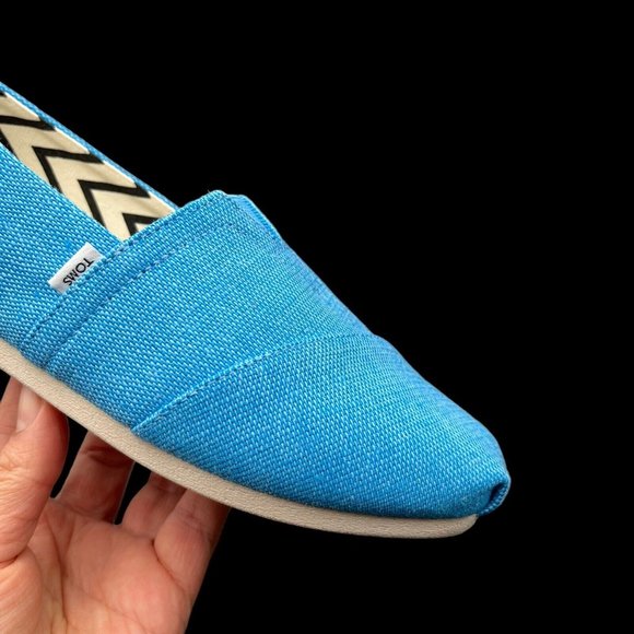 Toms Alpargata Womens Slip on Casual Shoes Size 7 Blue Lightweight & Comfortable - Picture 3 of 16